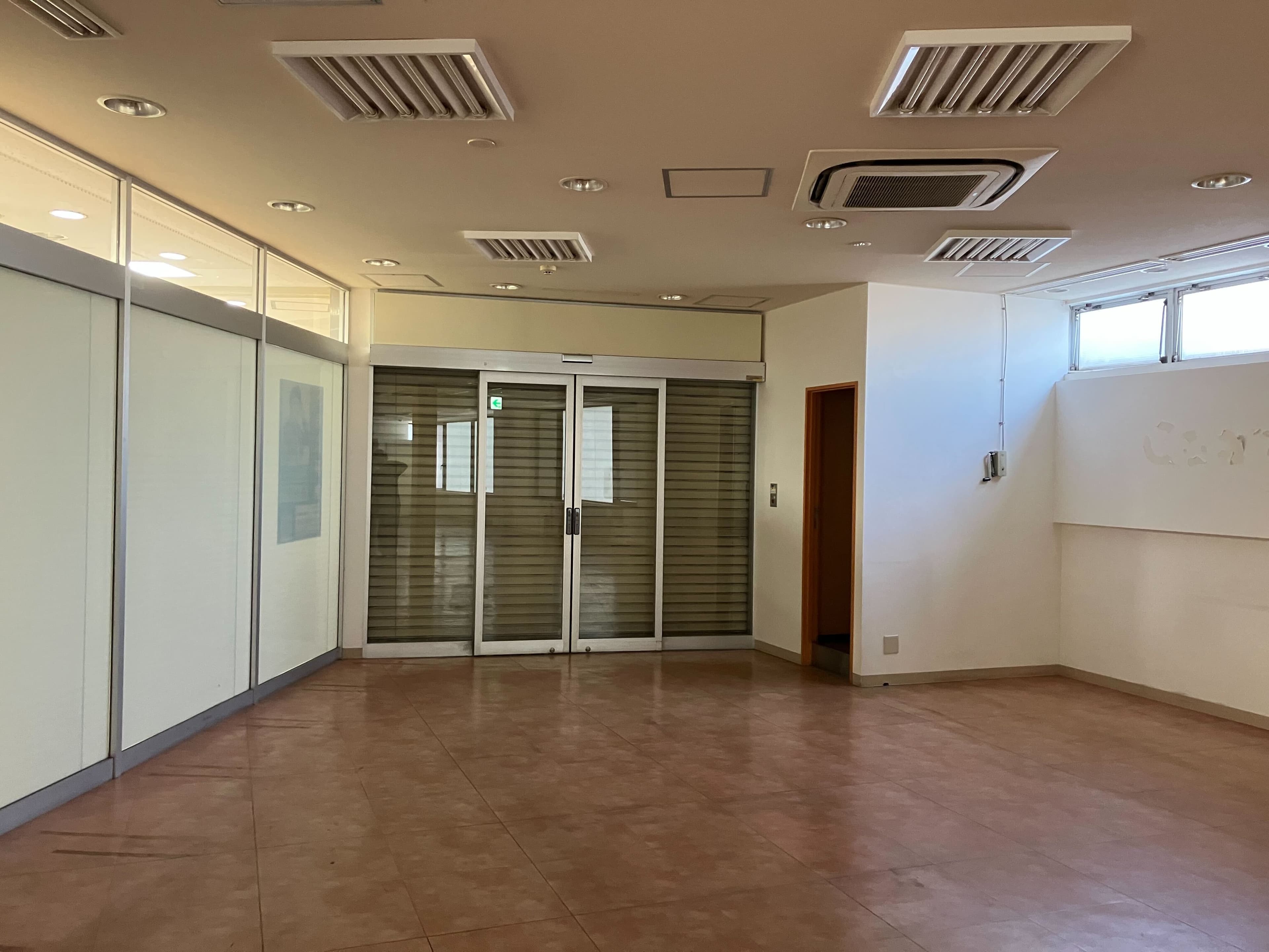 東海大学前マルシェ_2階2