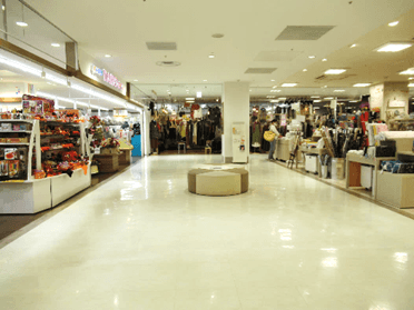 相模大野ステーションスクエアA館7階ダイソー前