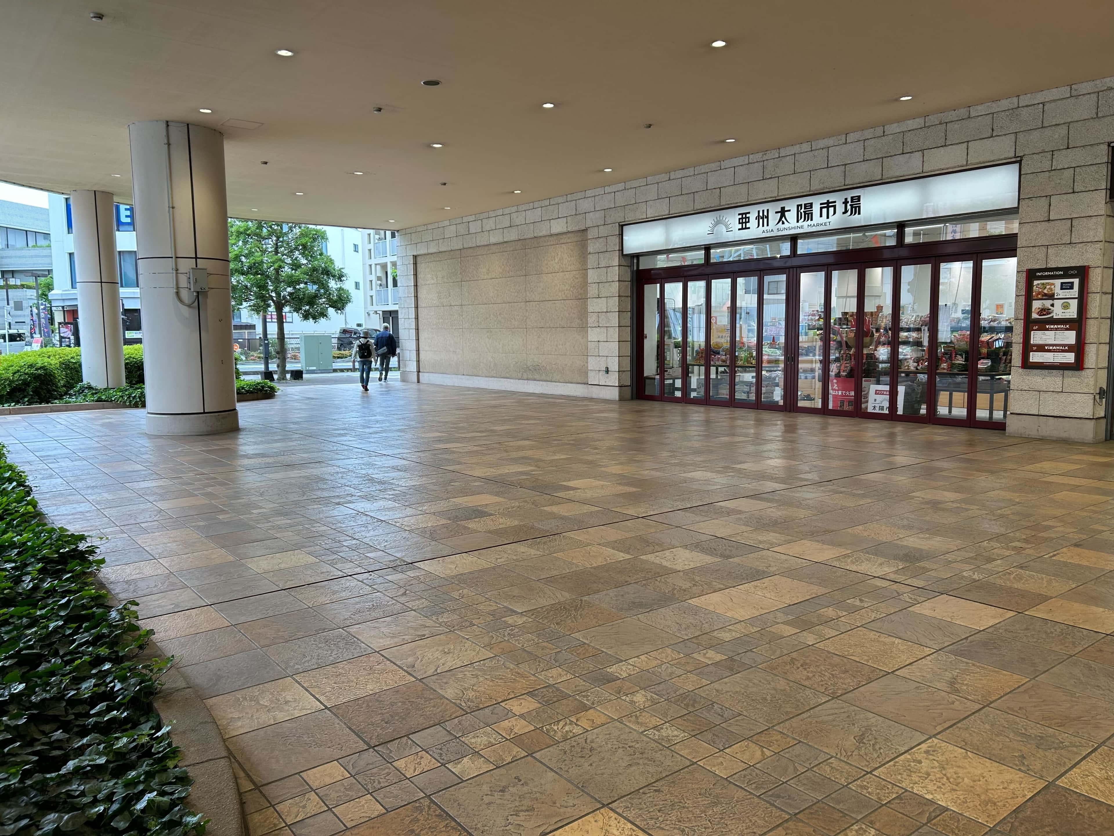 ビナウォーク3番館1階ビナプラザB