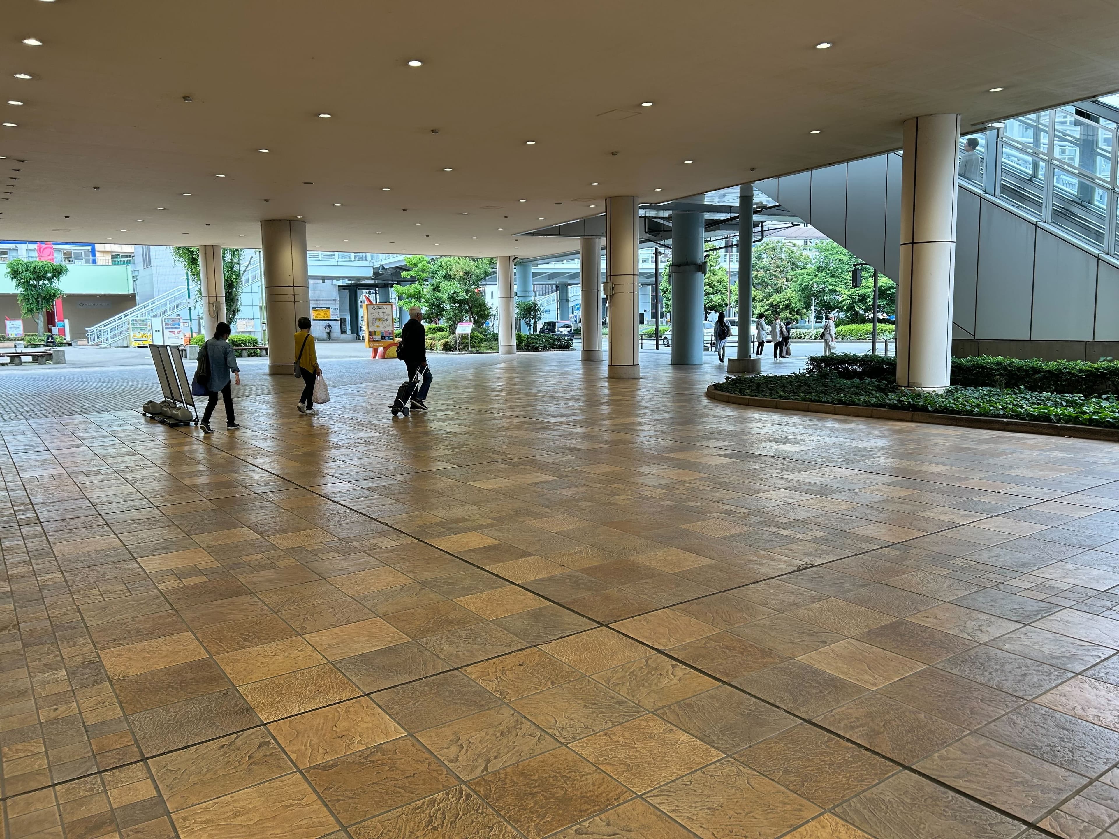 ビナウォーク3番館1階ビナプラザB2