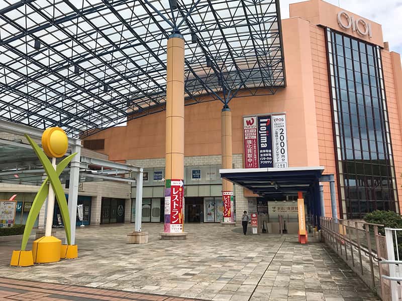 ビナウォーク3番館2階マルイ前