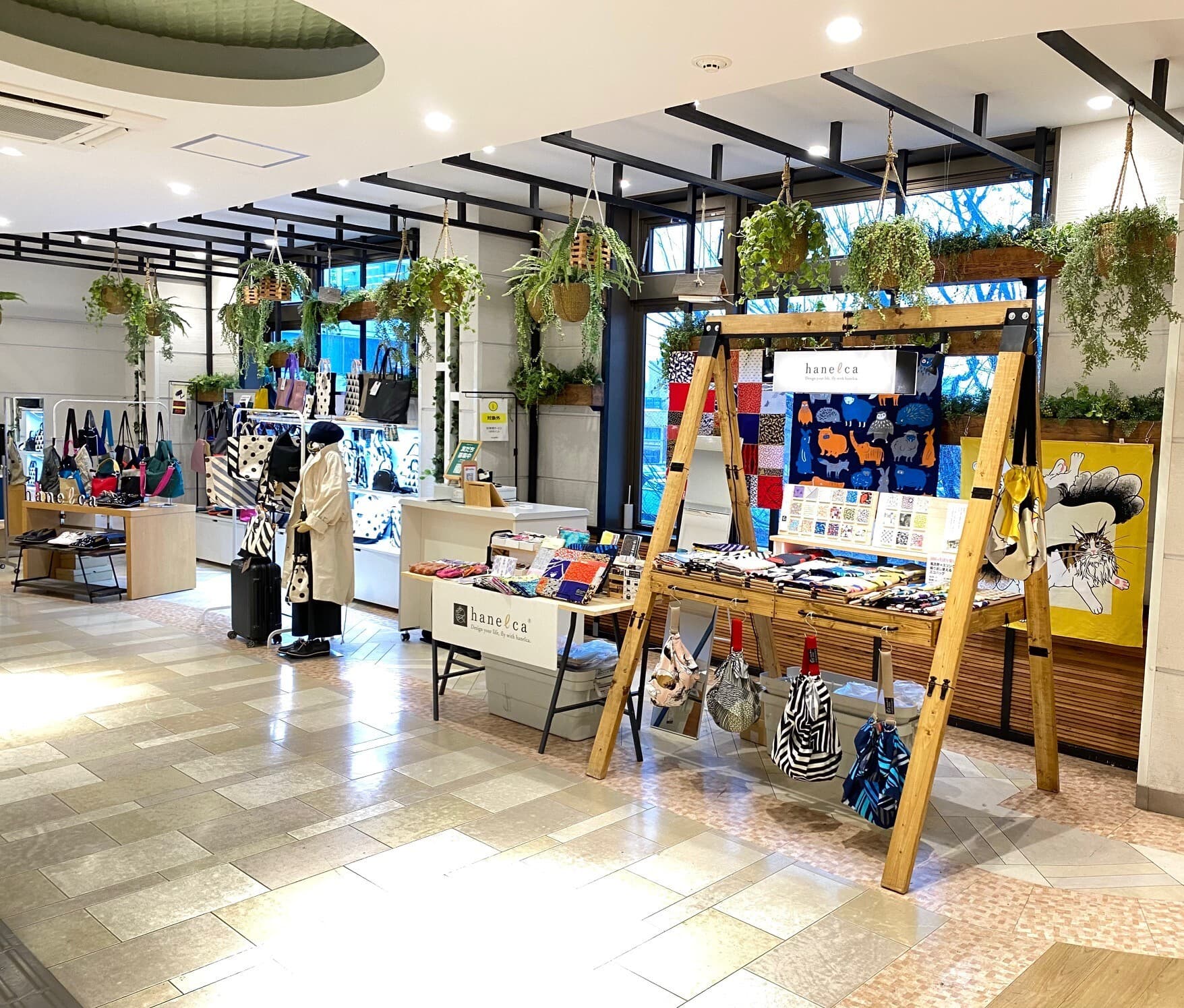 アコルデ新百合ヶ丘北館3階通路1